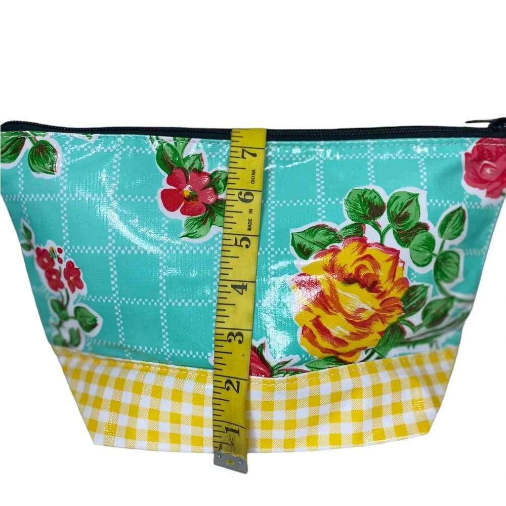 Rosegal Aqua Oilcloth Tote Bag with Cosmetic Bag NWOT